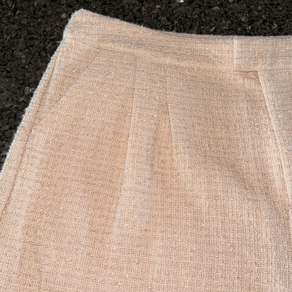 NWT Ladaire Alexa Tweed Pleated Shorts In Cameo Pink - Picture 3 of 9